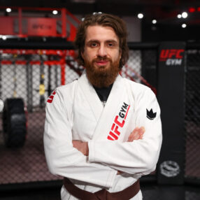 Как научиться джиу джитсу: Преимущества занятий в фитнес-клубе UFC GYM